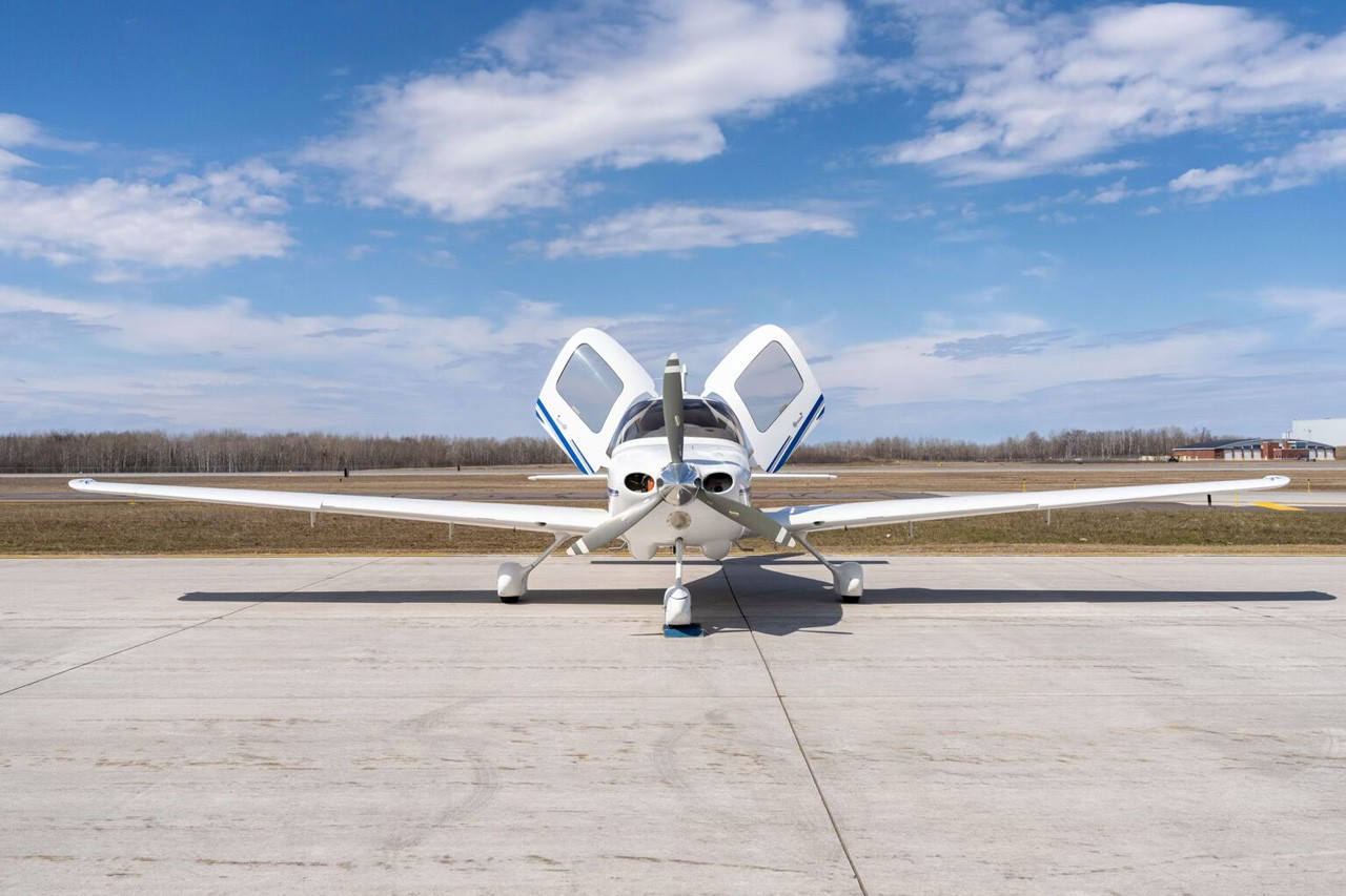 2003 Cirrus SR22 — photo 3