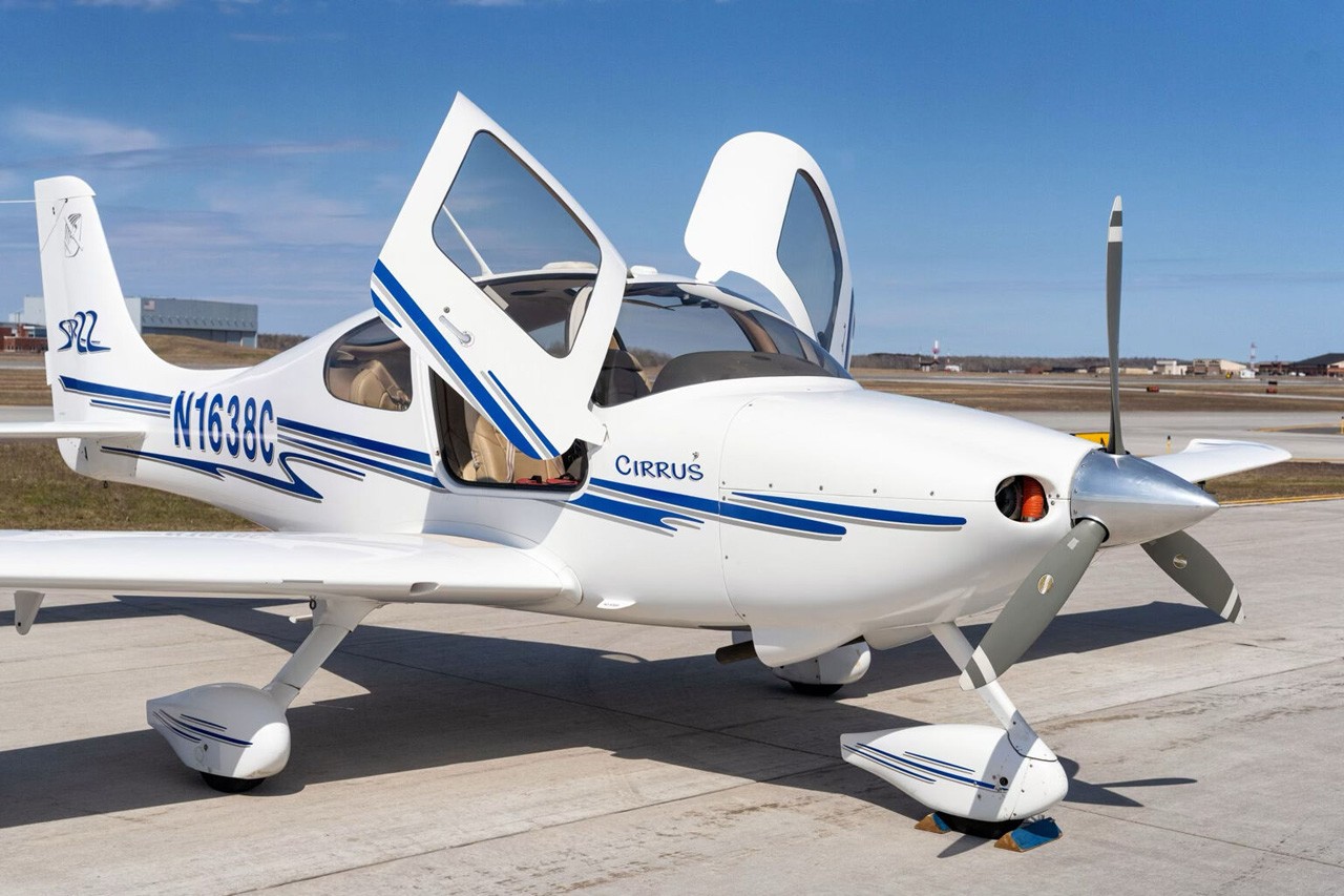 2003 Cirrus SR22 — photo 4