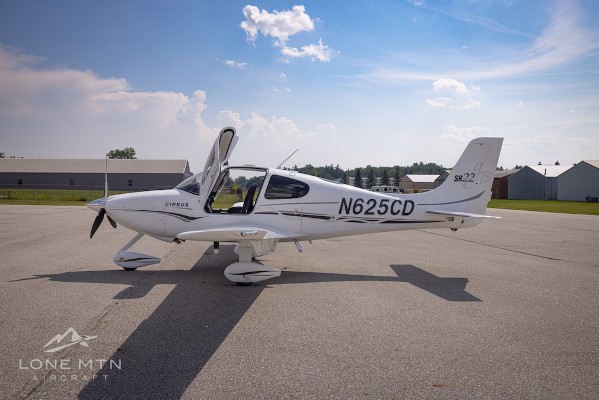 2005 Cirrus SR22-G2 — photo 2
