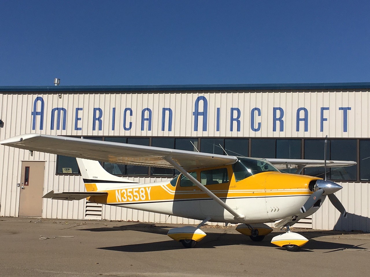 1963 Cessna 182F — photo 2
