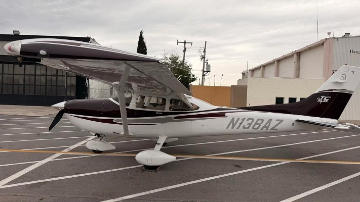 2004 Cessna 182T — photo 1