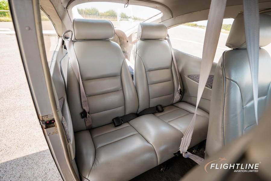 1999 Cessna 182S, photo 13