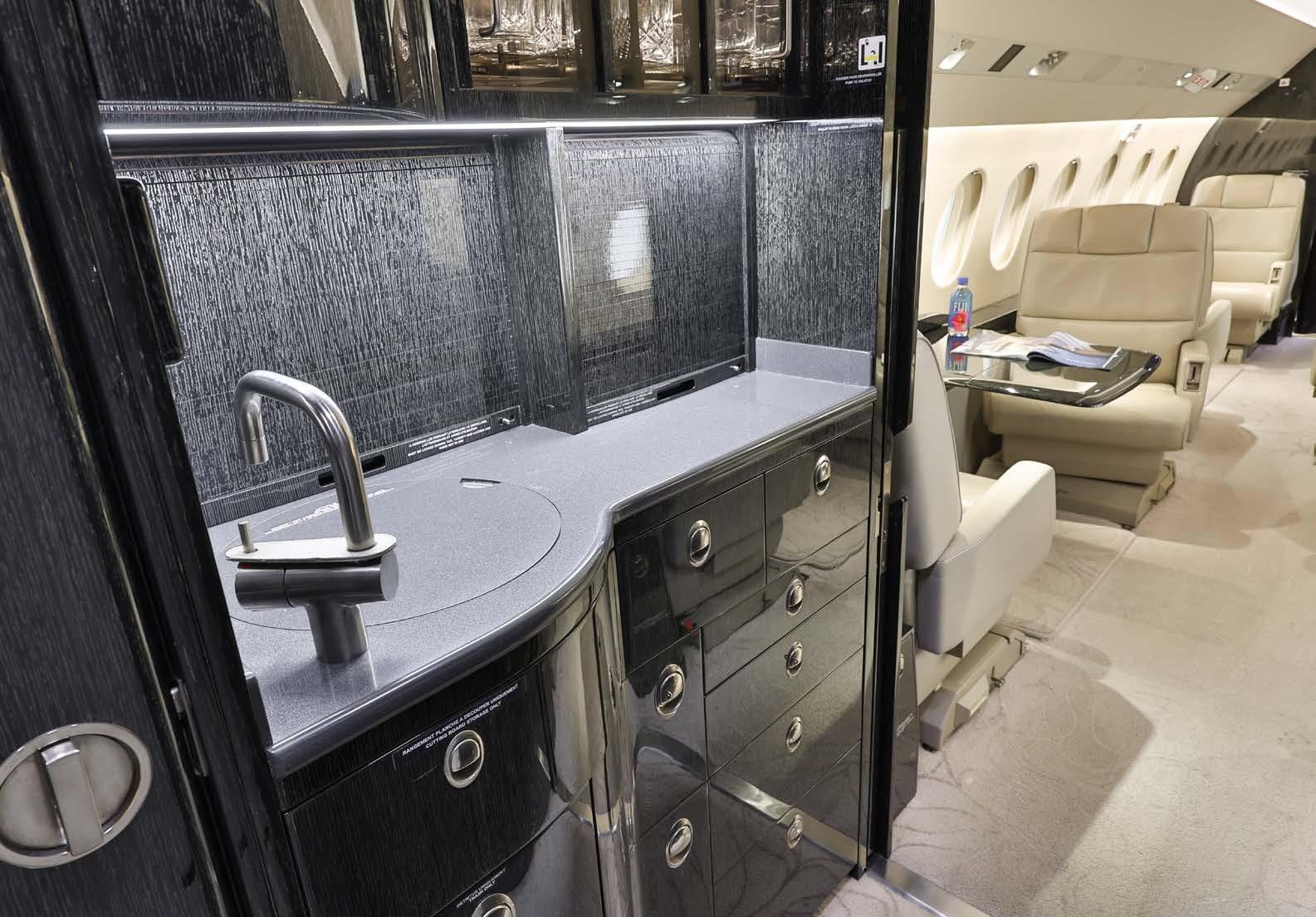 2010 Falcon 2000 LX 4