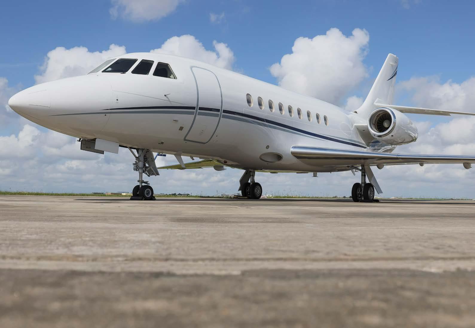2010 Falcon 2000 — photo 3