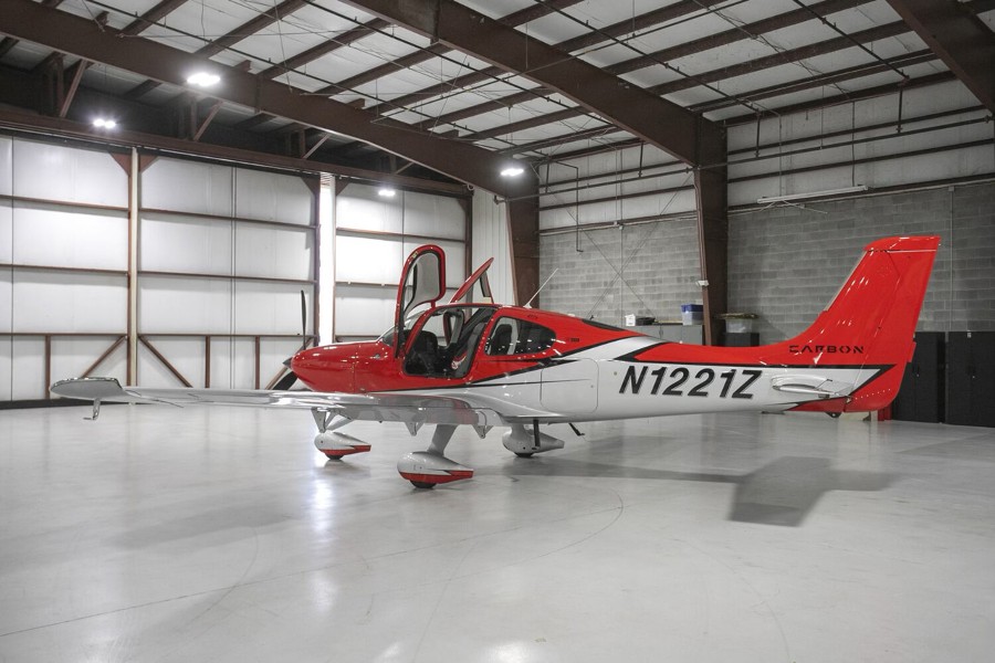 2021 Cirrus SR22-G6 (N1221Z), photo 6