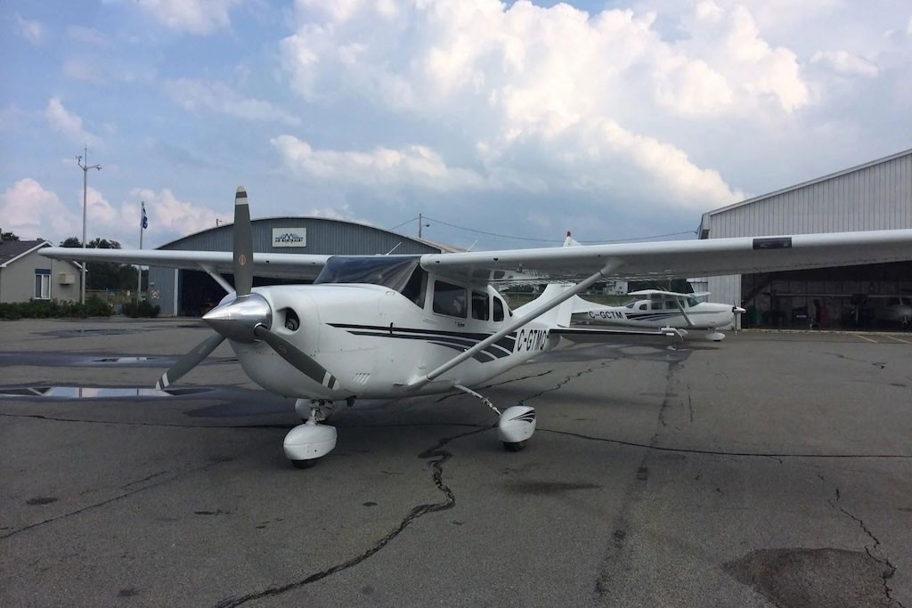 1999 Cessna 206H — photo 2