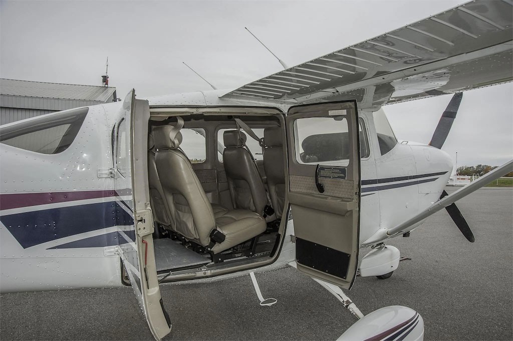 1999 Cessna 206H — photo 5