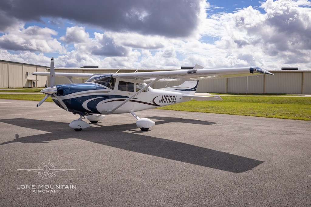 2009 Cessna 182T — photo 1