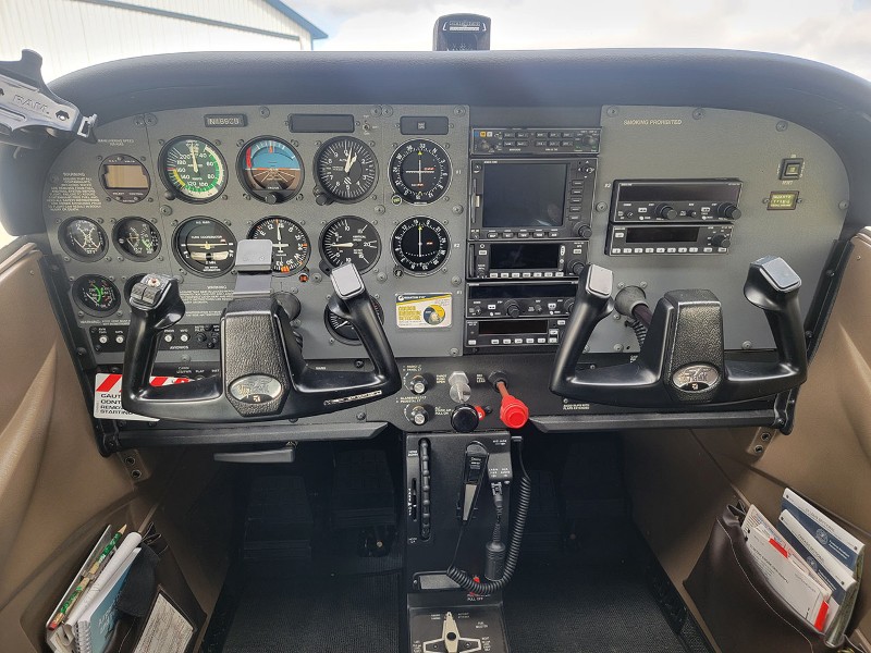 2002 Cessna 172S Skyhawk, photo 11