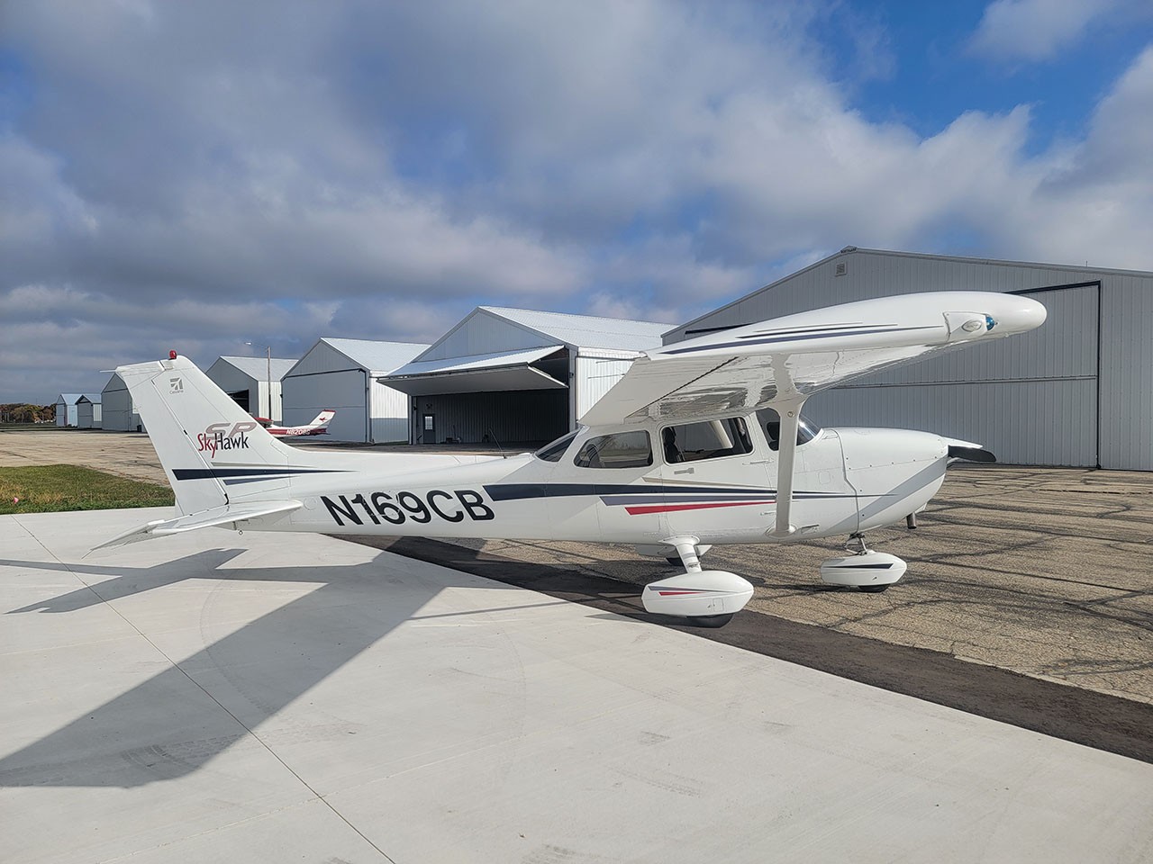 2002 Cessna 172S — photo 4