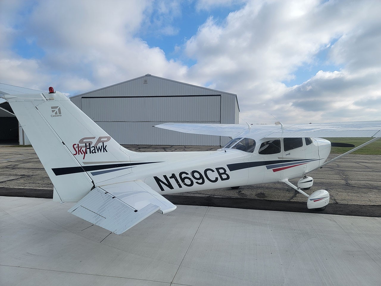 2002 Cessna 172S — photo 5