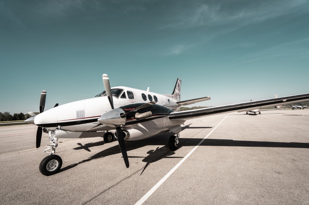 2010 Beech King Air C90GT — photo 2