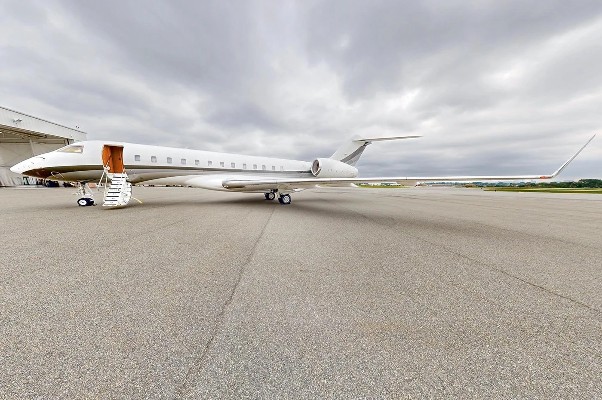 2012 Bombardier Global 6000 — photo 1