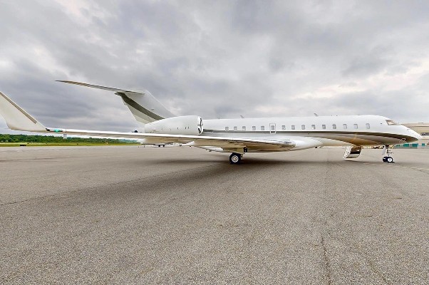 2012 Bombardier Global 6000 — photo 2