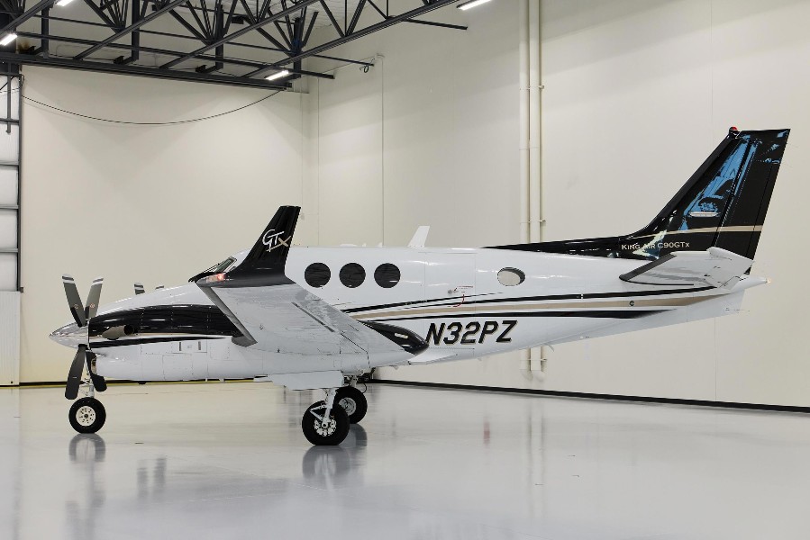 2011 Beech King Air C90GT x, photo 1