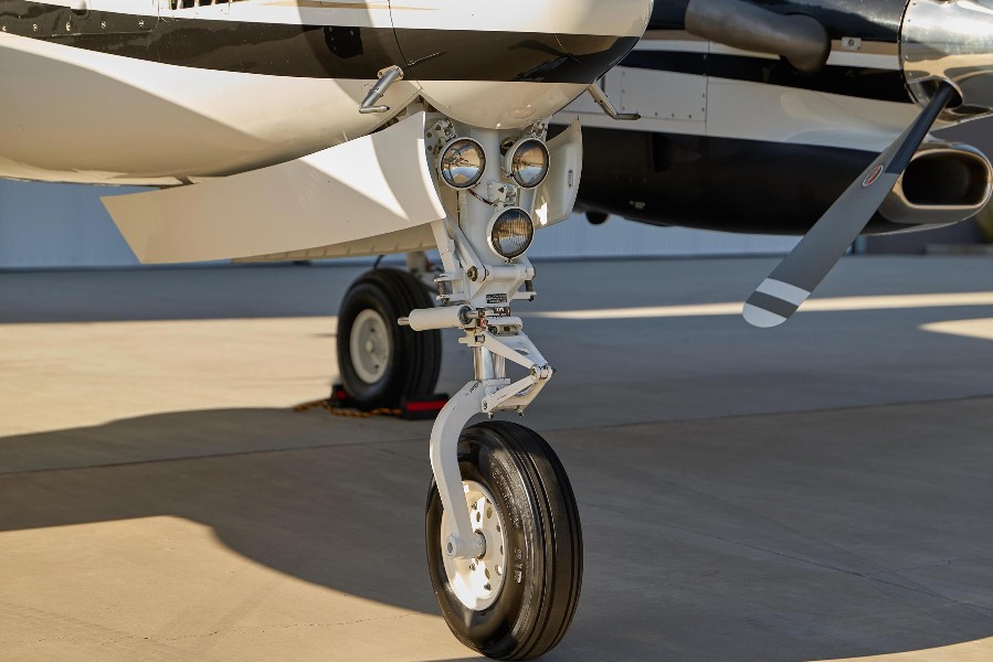 2011 Beech King Air C90GT x, photo 11