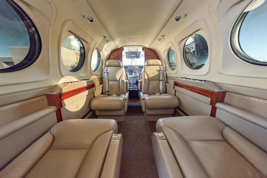 2011 Beech King Air C90GT x, photo 12
