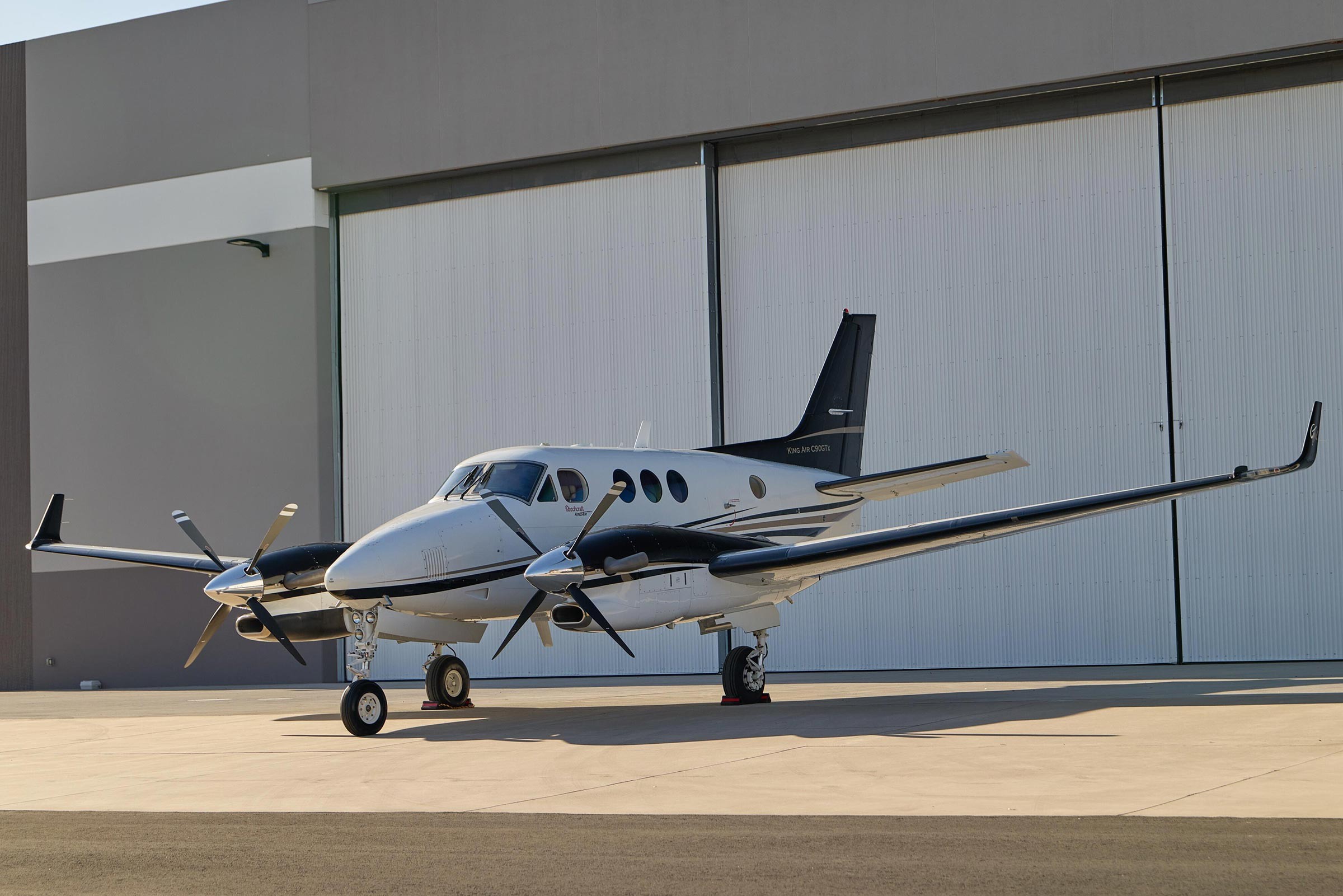 2011 Beech King Air C90GT — photo 2