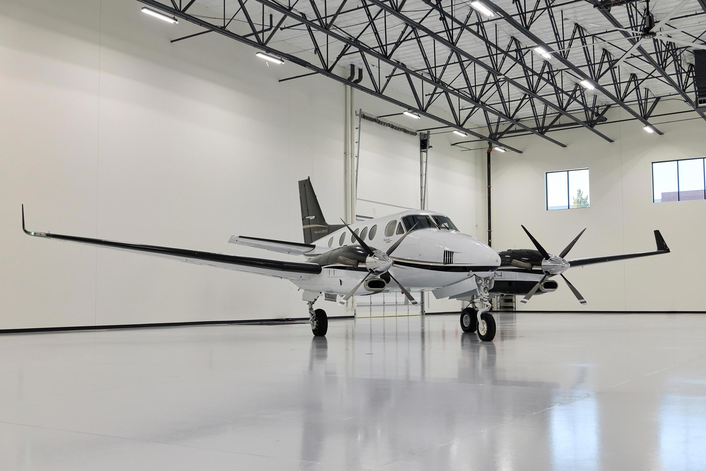 2011 Beech King Air C90GT — photo 5