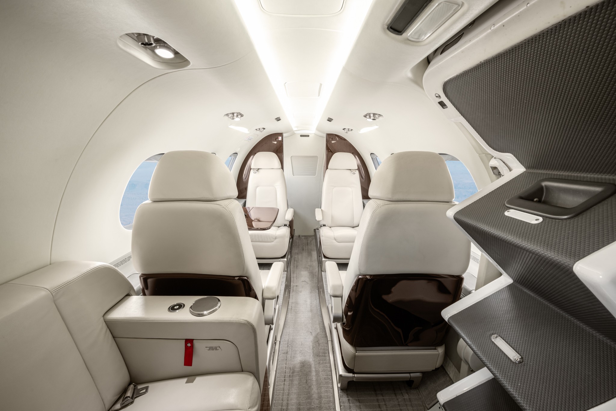 2015 Embraer Phenom 100 — photo 2