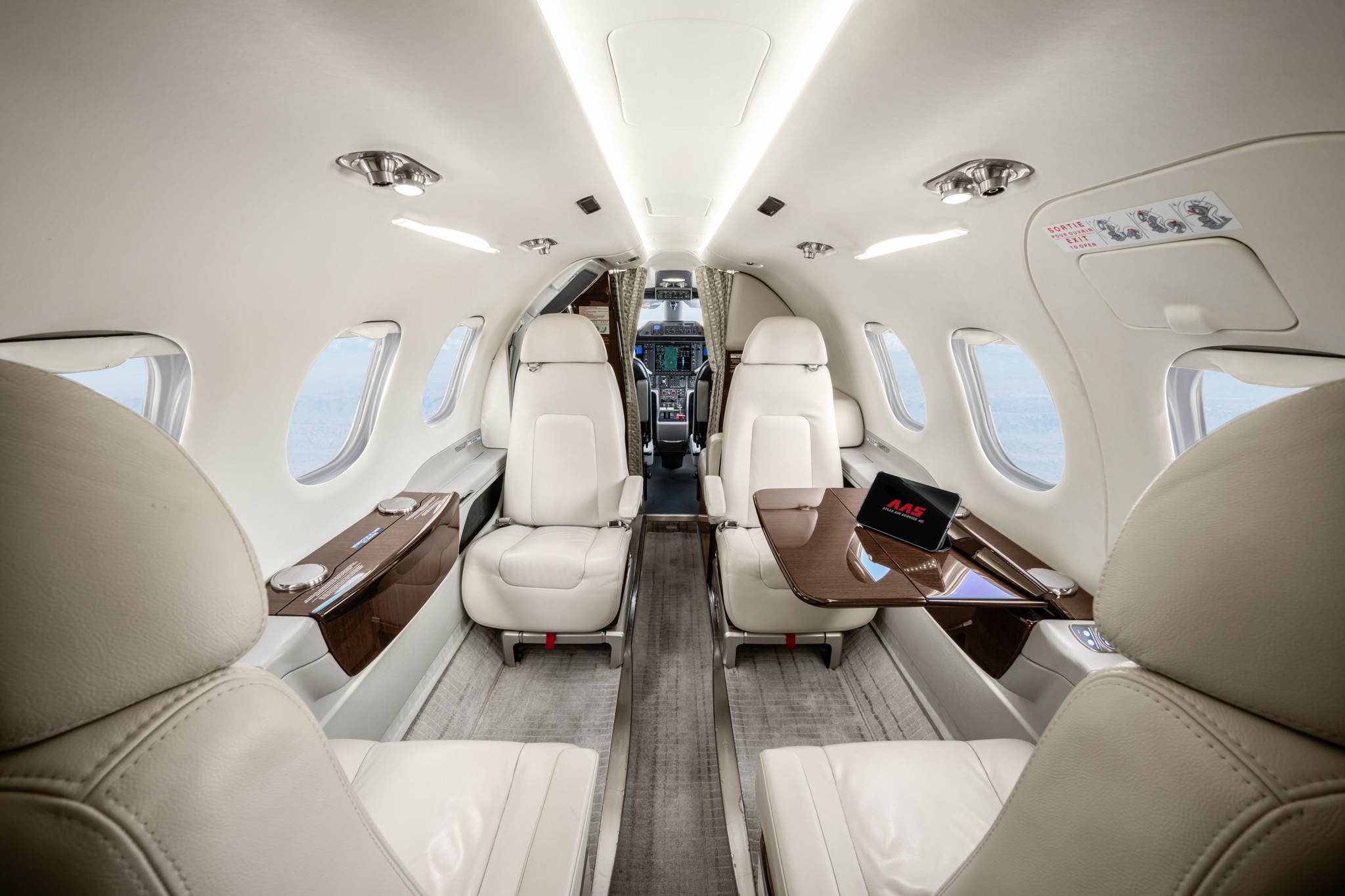 2015 Embraer Phenom 100 — photo 3