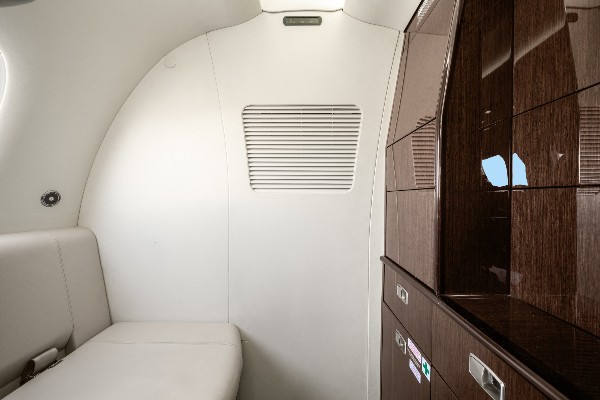 2015 Embraer Phenom 100 — photo 4