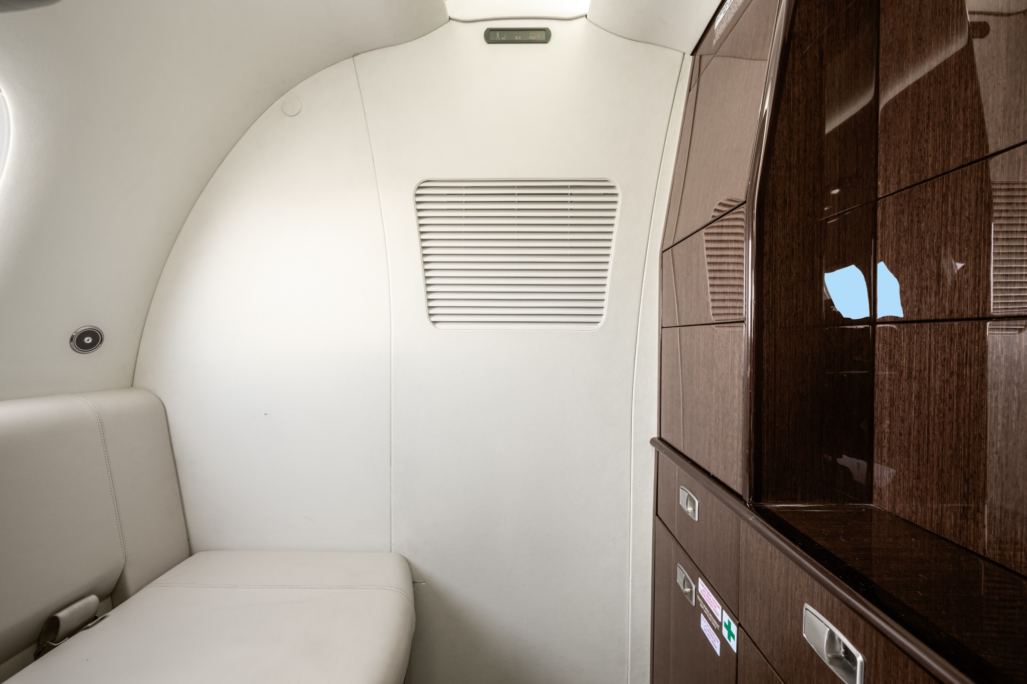 2015 Embraer Phenom 100 — photo 4