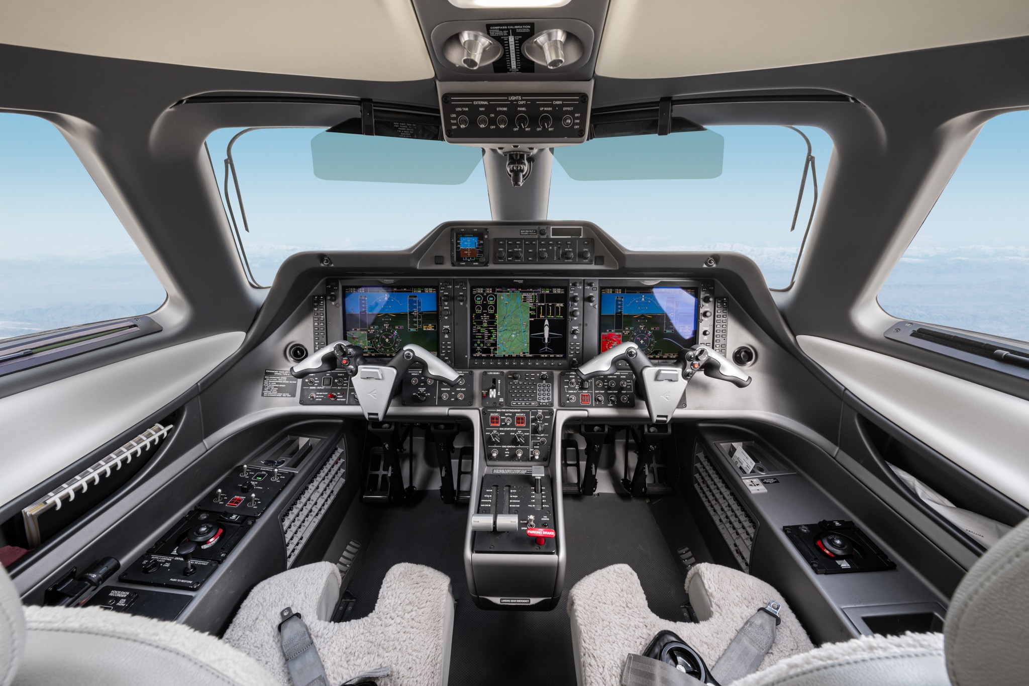 2015 Embraer Phenom 100 — photo 5