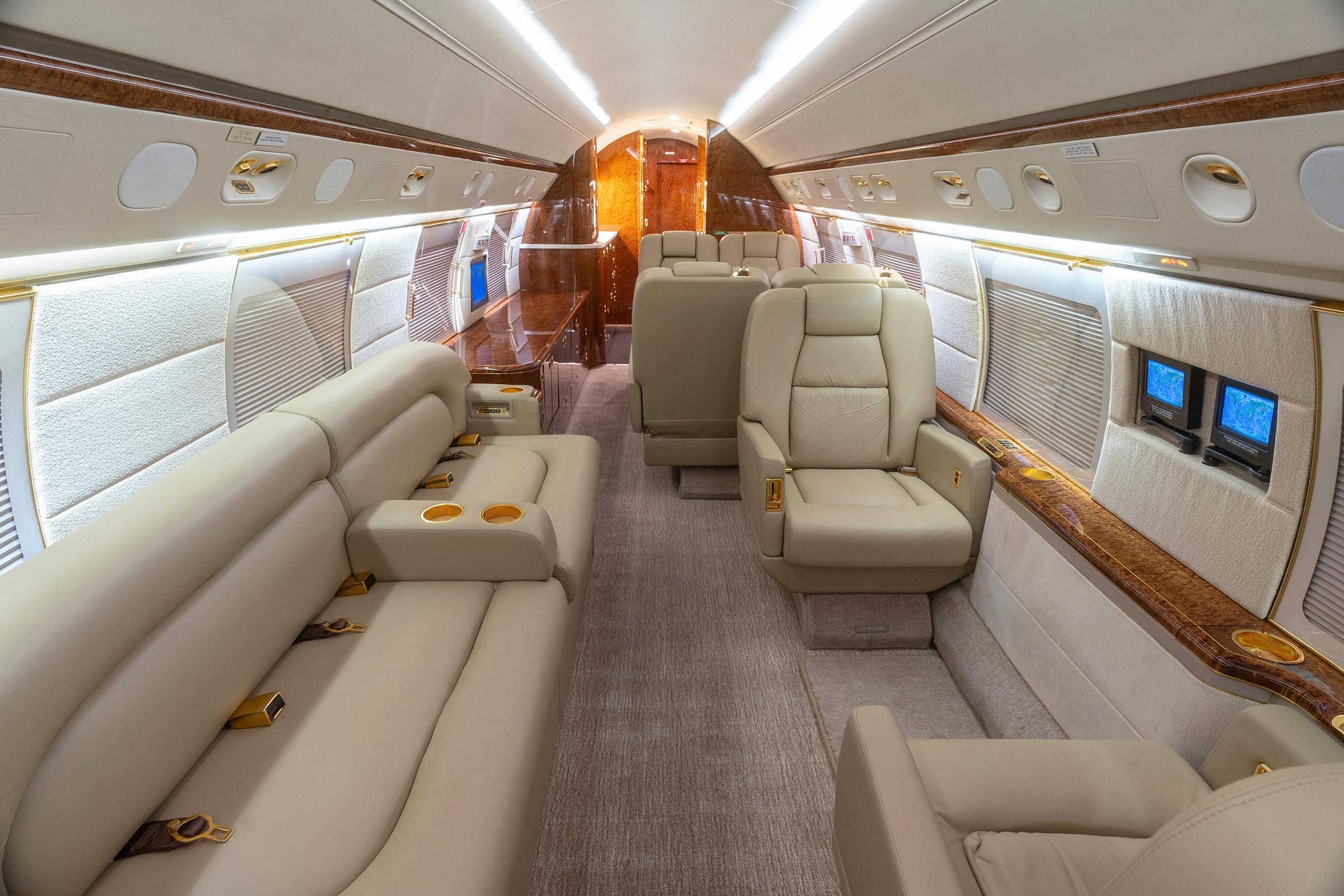 2001 Gulfstream G-V — photo 4