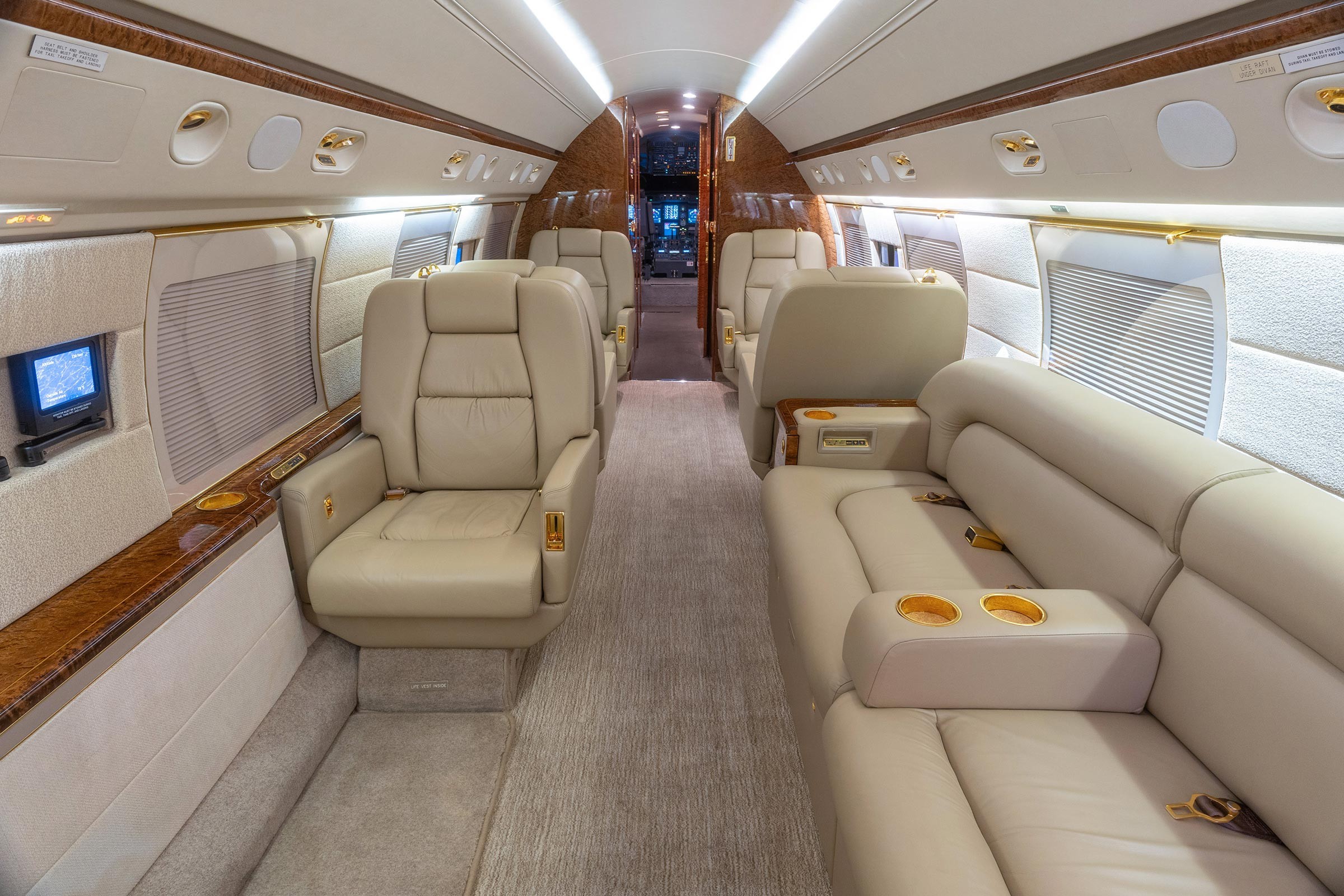2001 Gulfstream G-V — photo 5