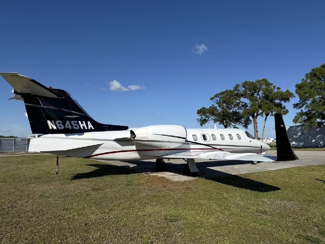 1996 Learjet 31 — photo 2