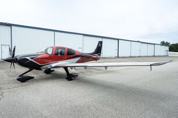 2025 Cirrus SR22T-G7 — photo 2