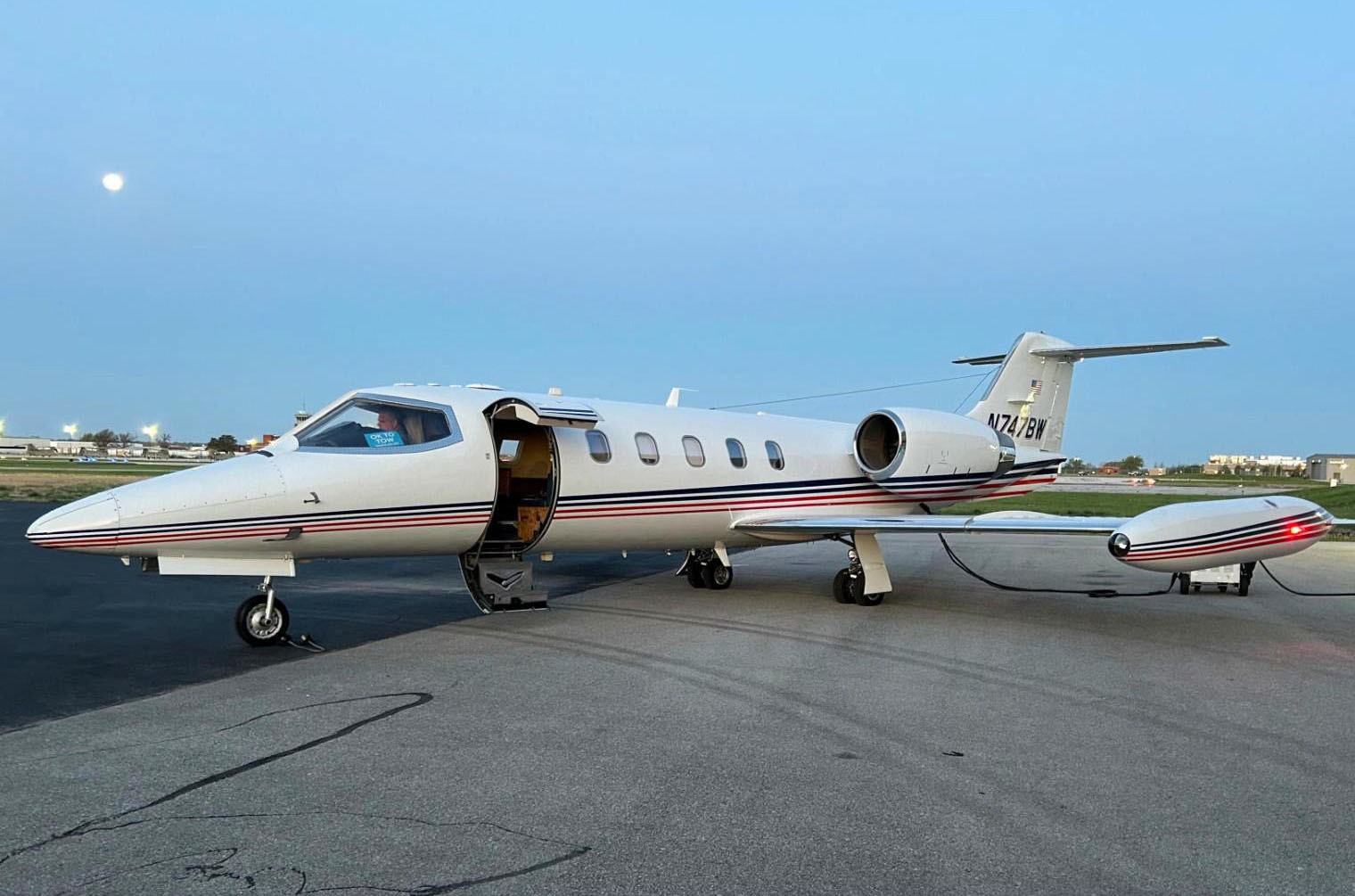 1985 Learjet 35 — photo 2