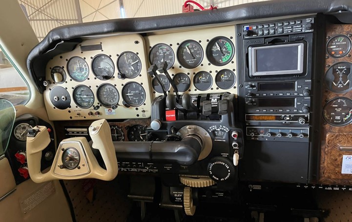 1973 Beech Baron B55 — photo 5