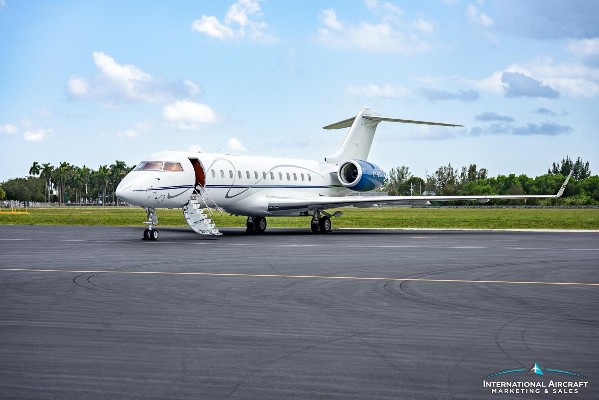 2002 Bombardier Global Express — photo 1