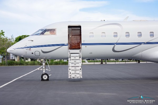 2002 Bombardier Global Express — photo 2