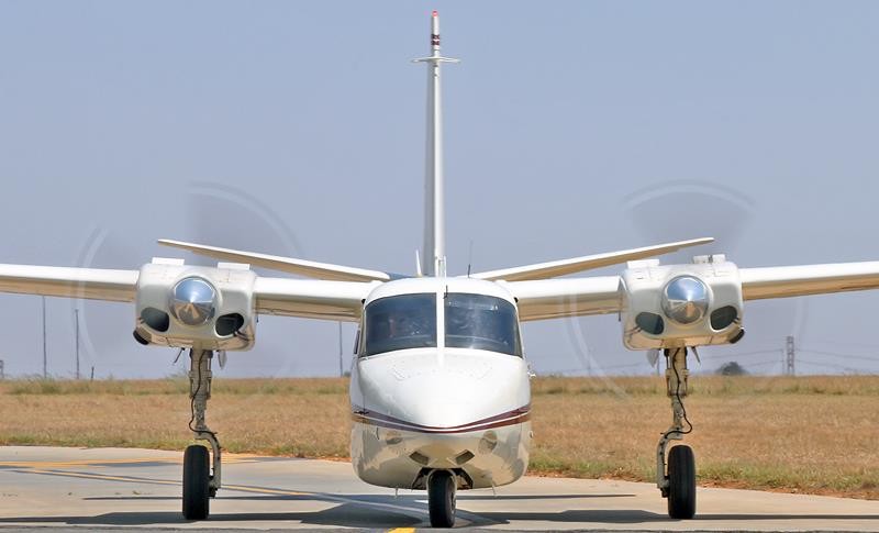 1969 Twin Commander 500S — photo 2