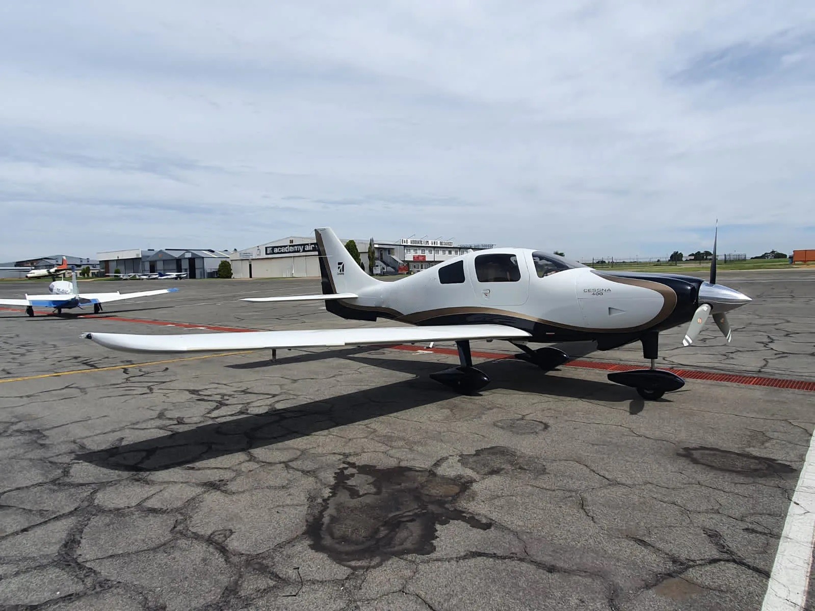 2008 Cessna 400 — photo 2