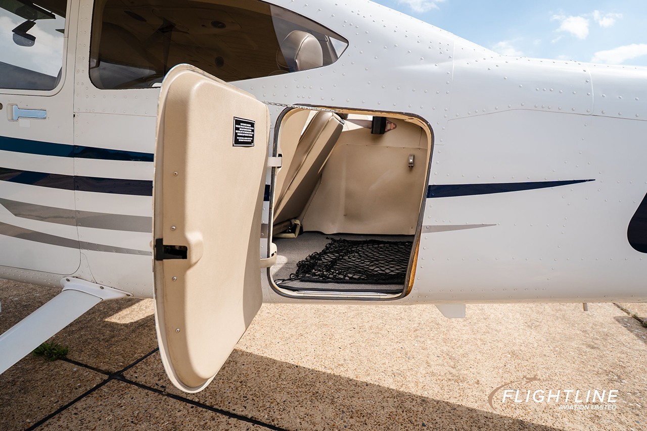 2005 Cessna 182T 4