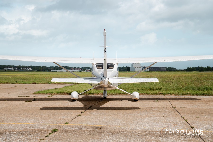 2005 Cessna 182T (G-IJAG), photo 6