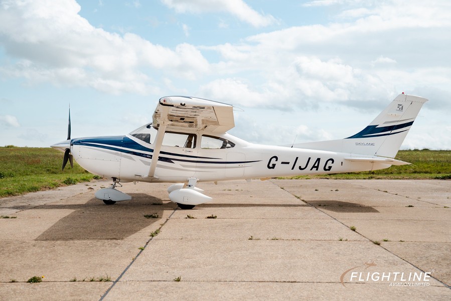 2005 Cessna 182T (G-IJAG), photo 8