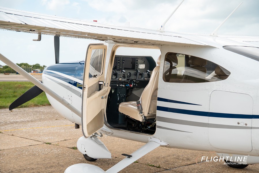 2005 Cessna 182T (G-IJAG), photo 9