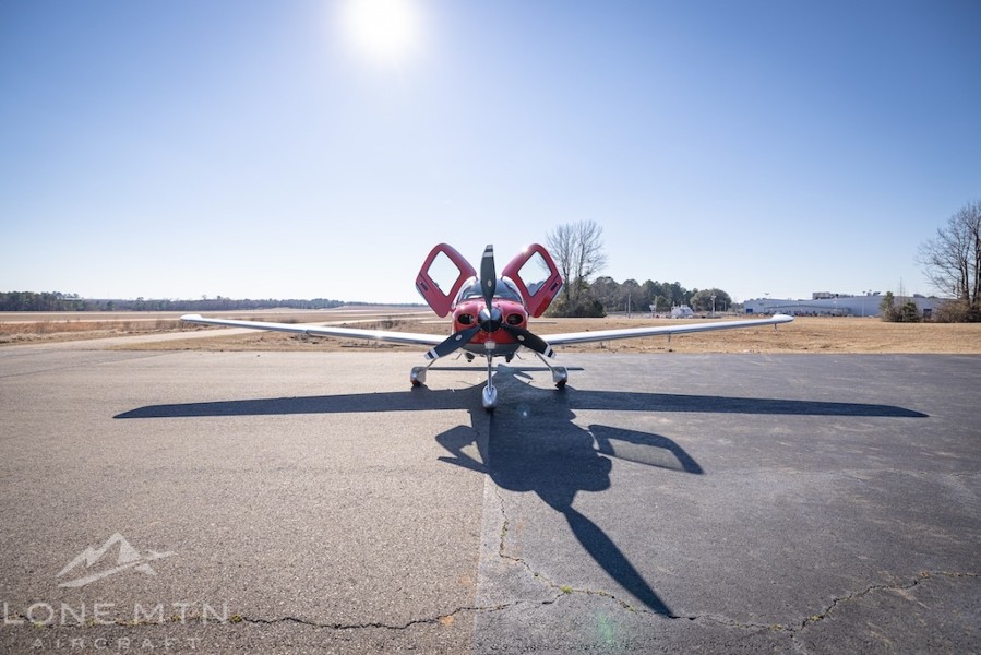 2019 Cirrus SR22T-G6 GTS (N69HE), photo 9