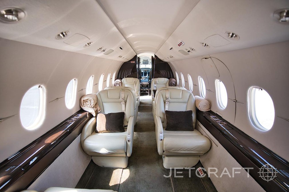 2013 Hawker 4000 — photo 2