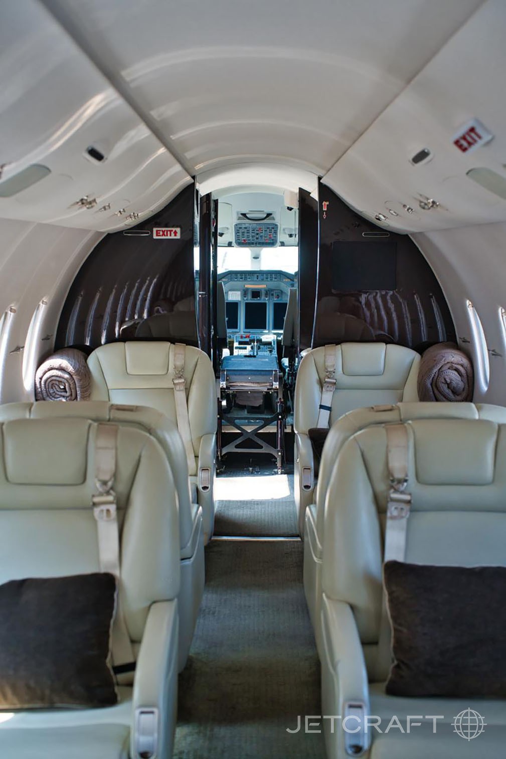 2013 Hawker 4000 — photo 4