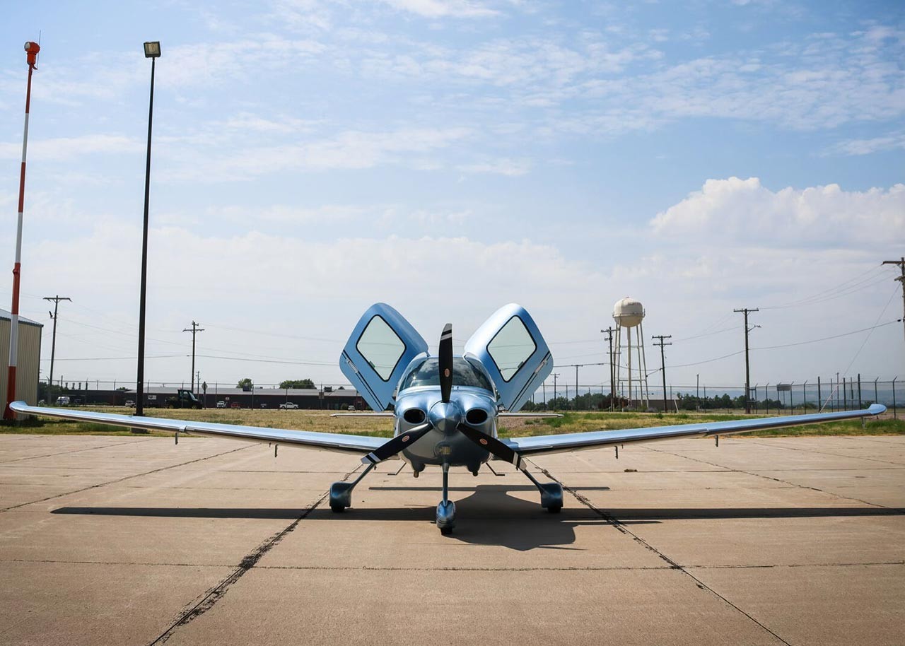 2015 Cirrus SR22-G6 — photo 2