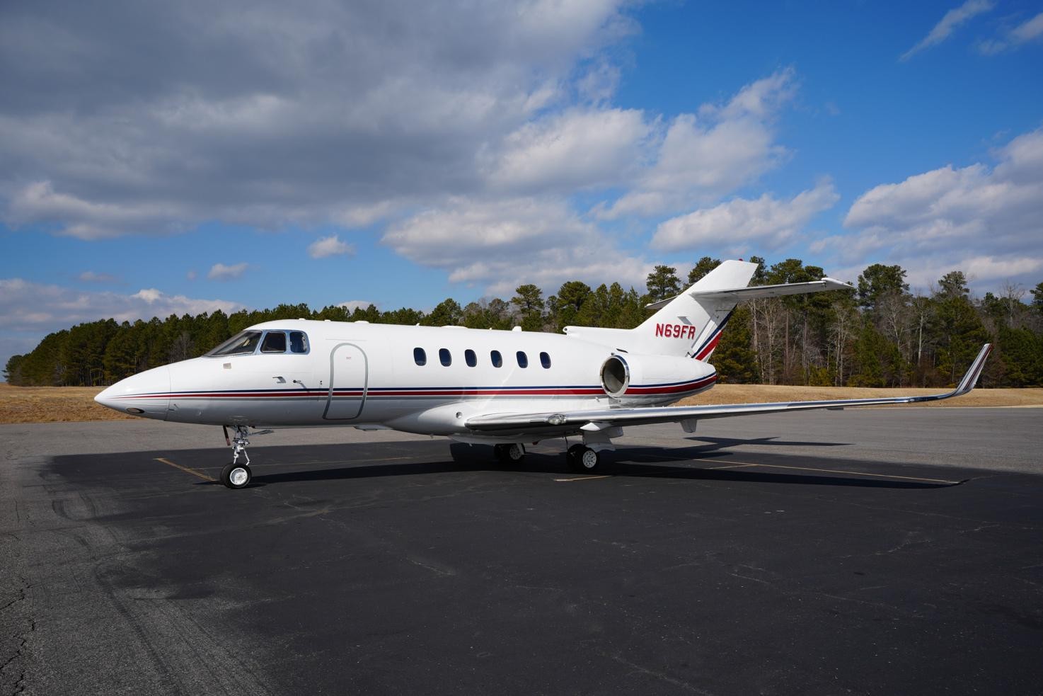 2009 Hawker 900XP — photo 2