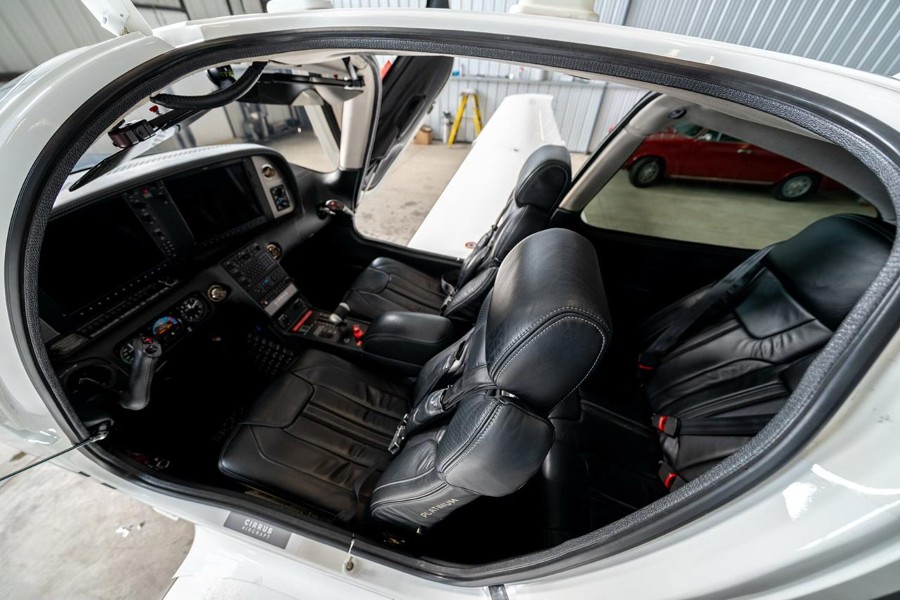 2014 Cirrus SR22-G5 GTS, photo 11