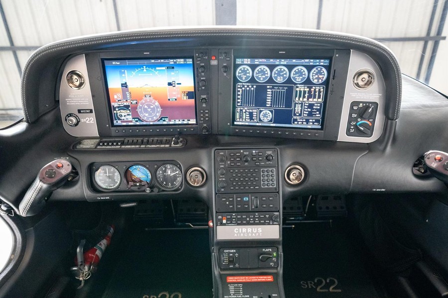 2014 Cirrus SR22-G5 GTS, photo 17