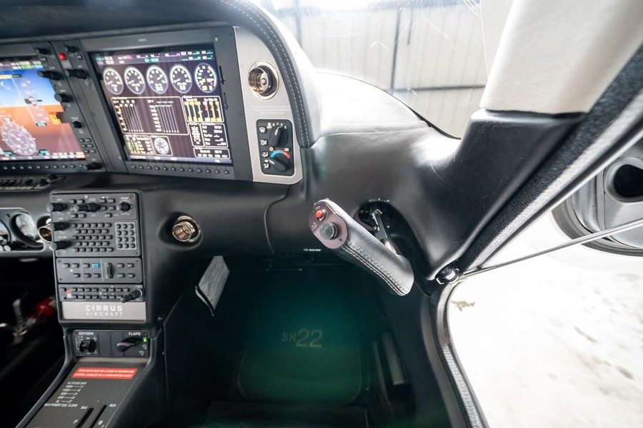 2014 Cirrus SR22-G5 GTS, photo 18